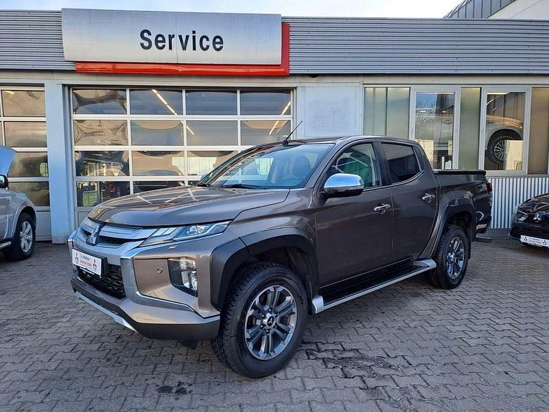Gebraucht Mitsubishi L200 Top 150 PS (110 kW) 2022 Braun Abholung
