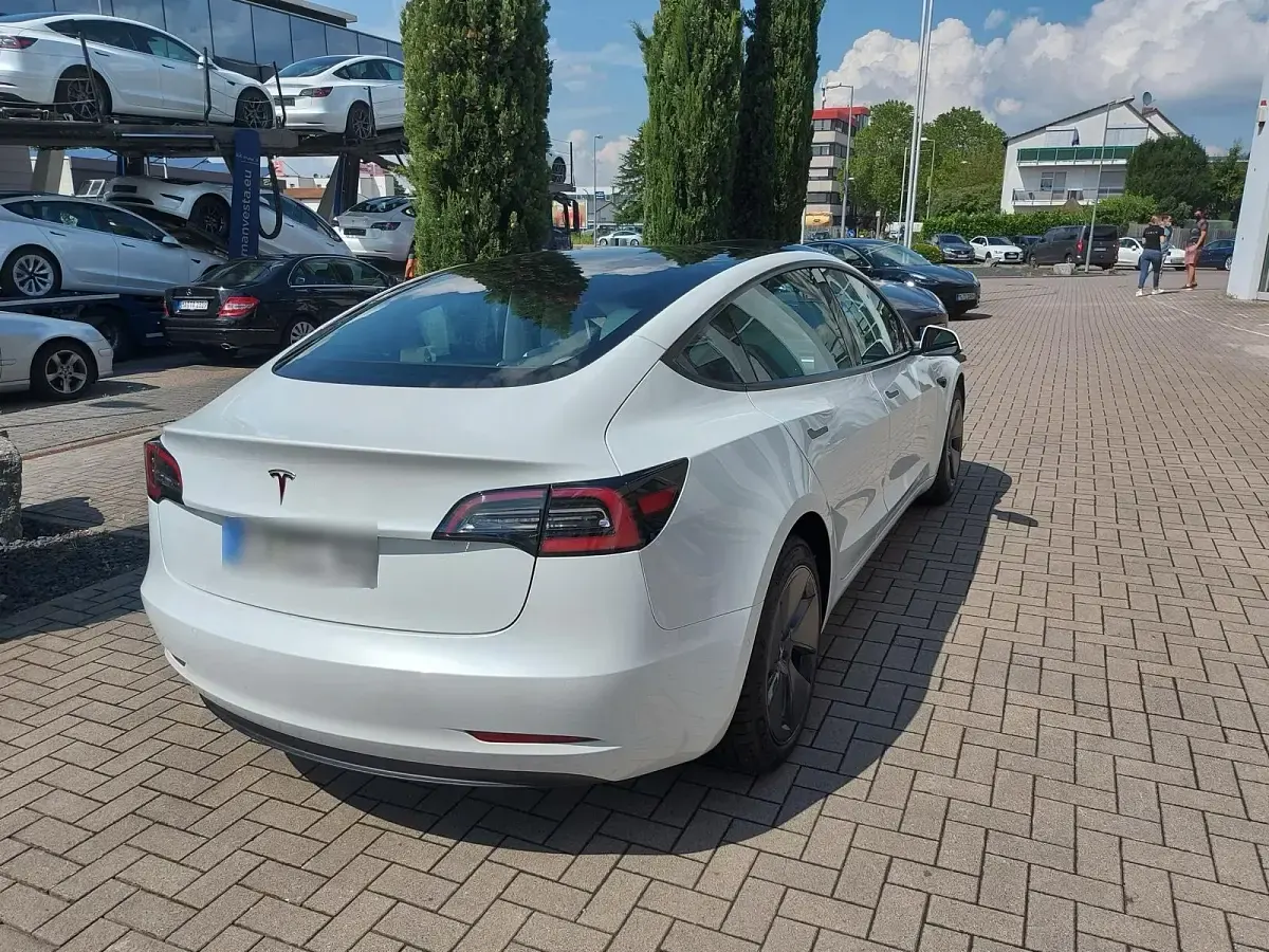 Gebraucht Tesla Model 3 239 kW (325 PS) 2021 Weiß Limousine