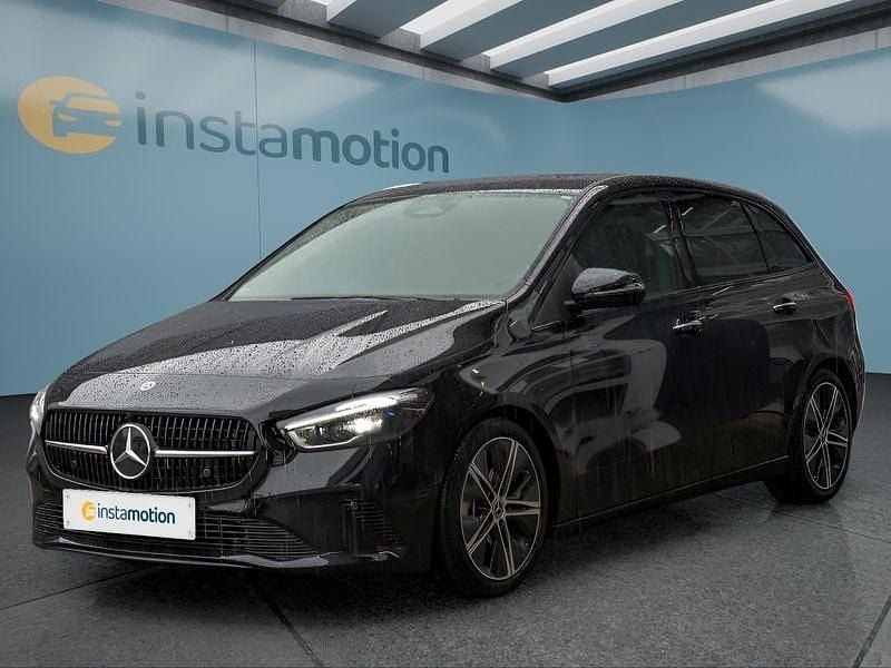 Schwarz Gebraucht 2025 Mercedes B180 Van / Kleinbus | 34.749 € (Fairer Preis) - Bild 1/4