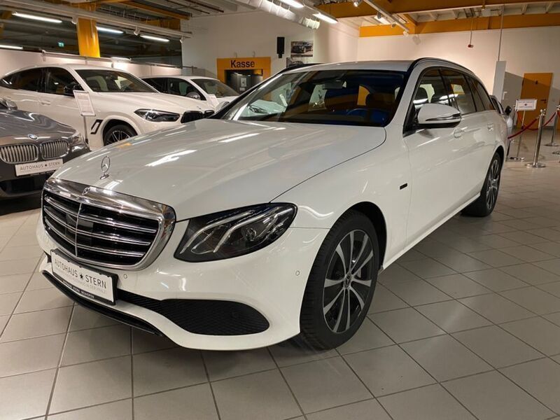 Weiß Gebraucht 2019 Mercedes E300 Kombi | 19.873 € (Fairer Preis) - Bild 1/4