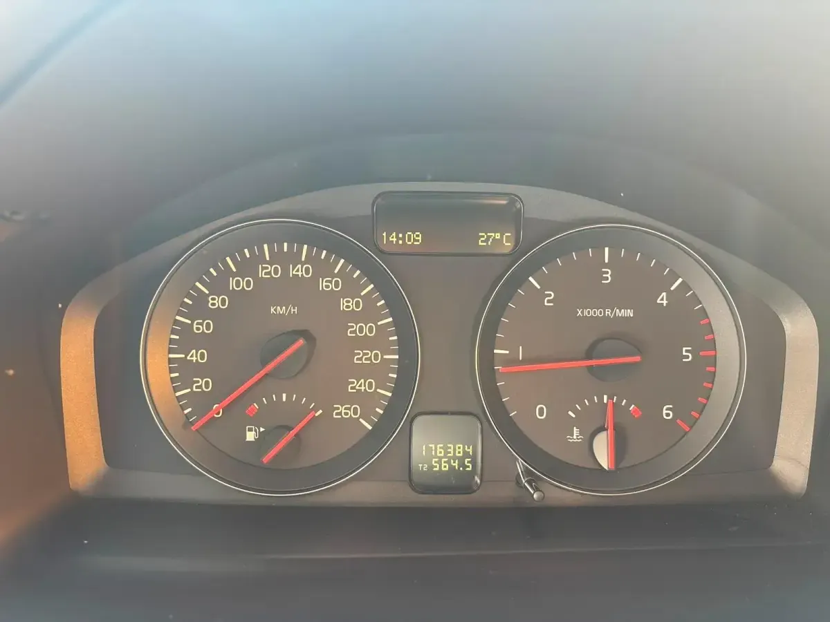 Gebraucht Volvo V50 114 PS (83 kW) 2011 Grau Kombi