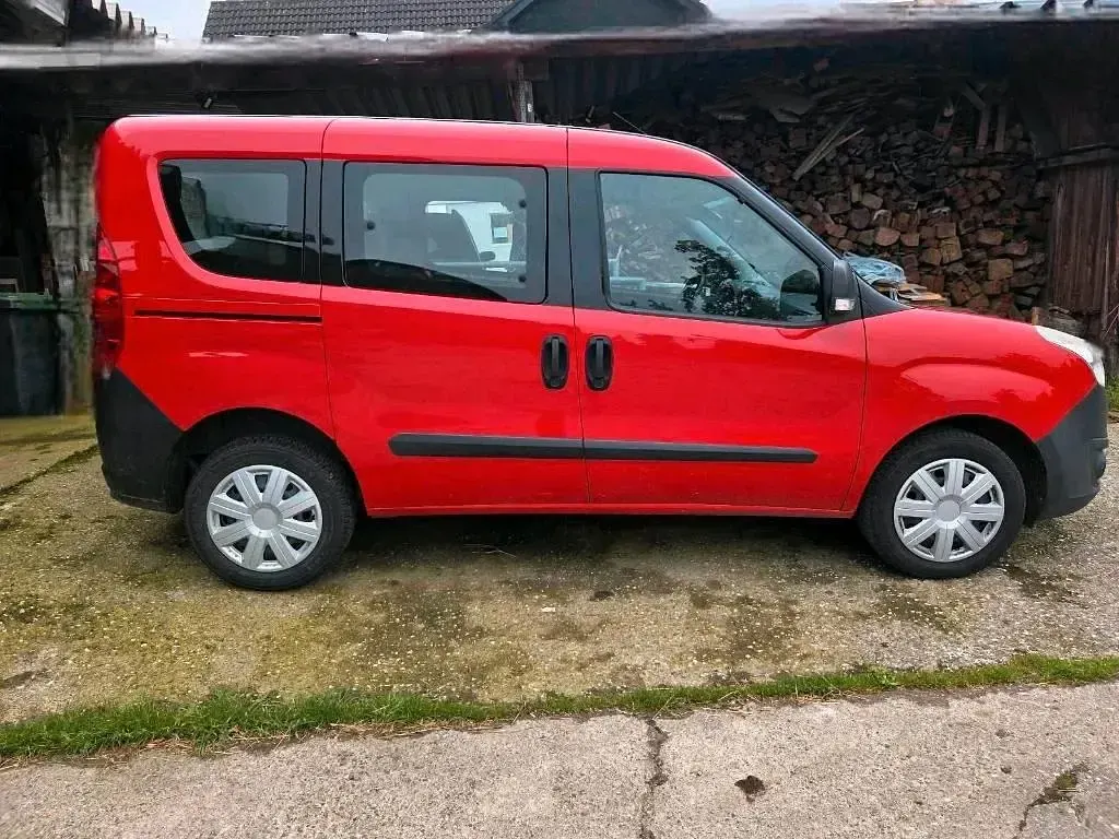 Gebraucht Opel Combo 90 PS (66 kW) 2017 Rot Van / Kleinbus