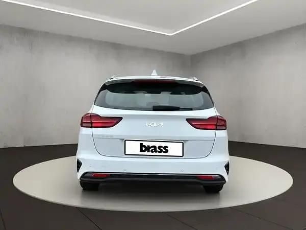 Usado Kia Ceed Vision 140 HP (102 kW) 2025 Branco Citadino