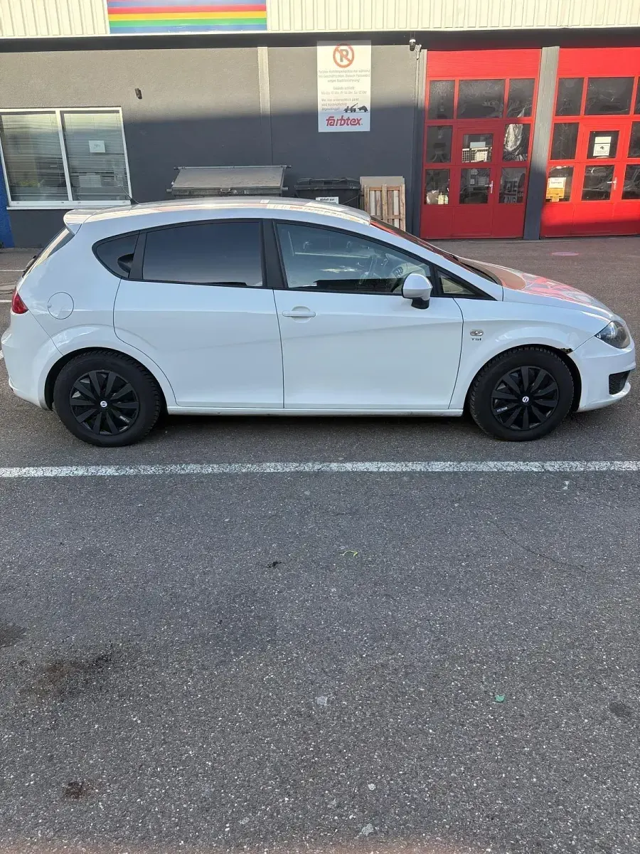 Używany Seat Leon 125 KM (91 kW) 2011 Biały Hatchback