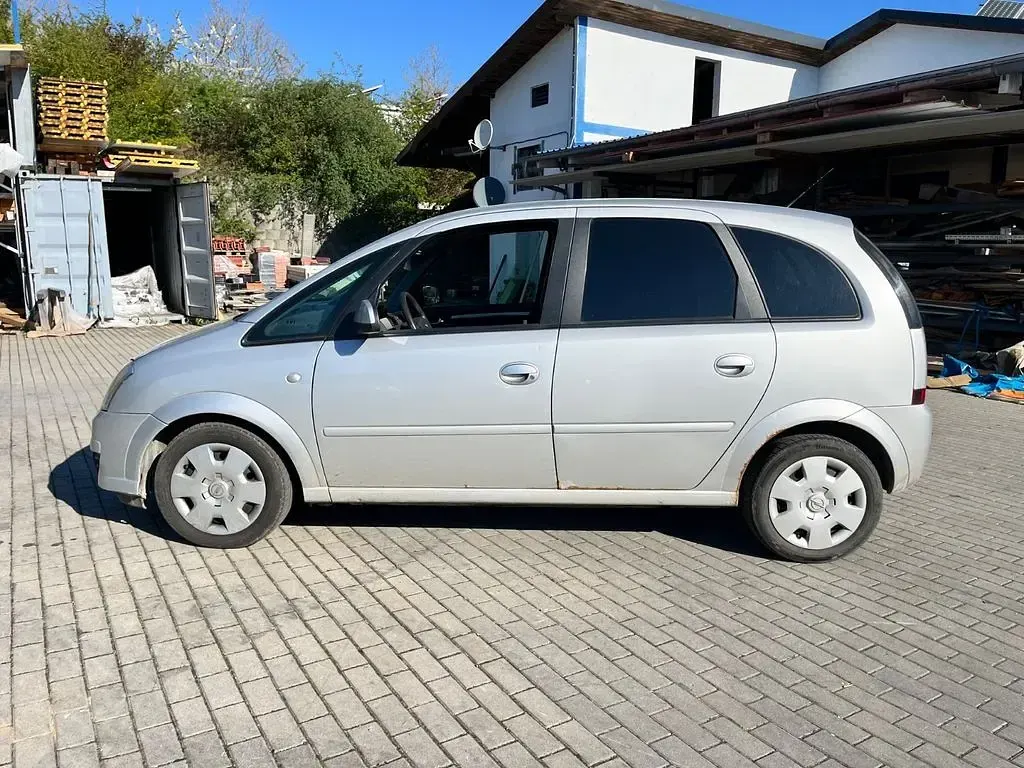 Usata Opel Meriva Edition 105 CV (77 kW) 2006 Argento Monovolume