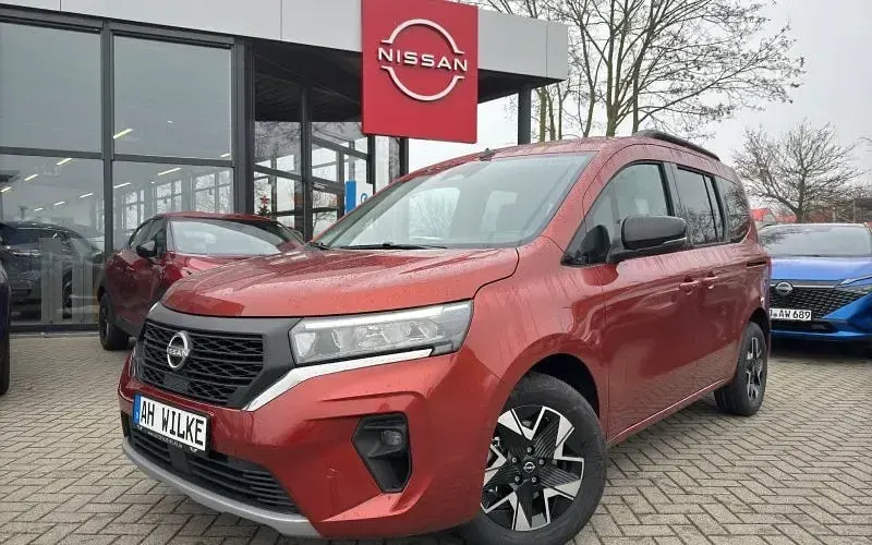 Neu Nissan Townstar Tekna 130 PS (95 kW) 2025 Rot Van