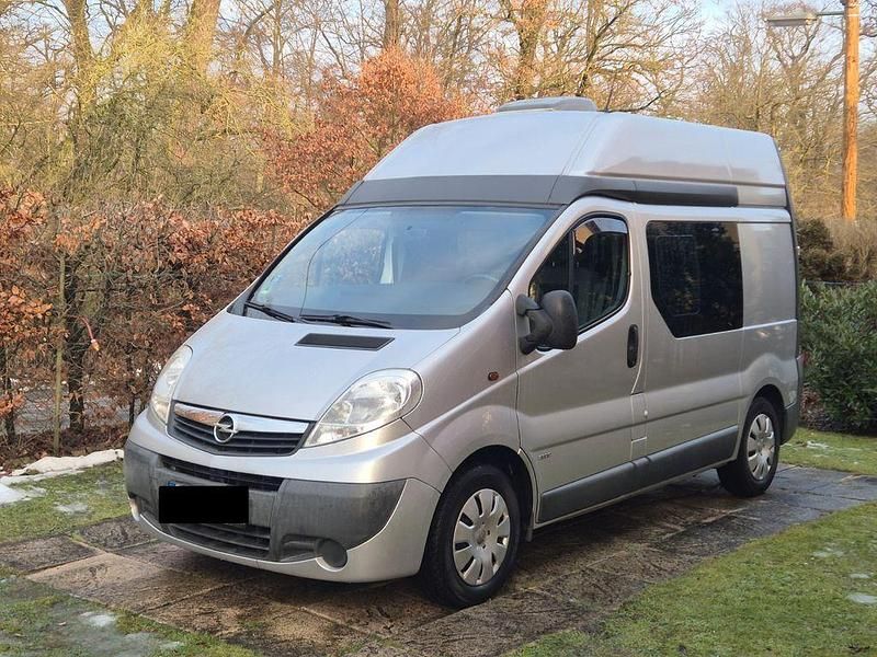 Gebraucht Opel Vivaro Sport 114 PS (83 kW) 2009 Silber Van / Kleinbus