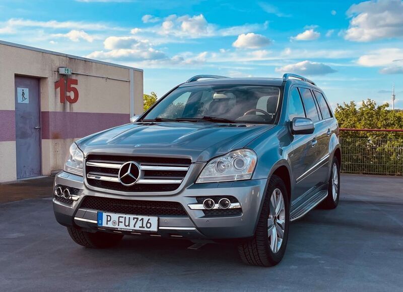 Grau Gebraucht 2010 Mercedes GL350 SUV | 14.400 € (Guter Preis) - Bild 1/4