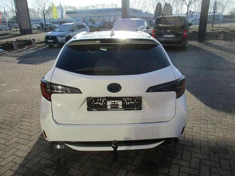 Gebraucht Toyota Corolla Team 184 PS (135 kW) 2020 Schneeweiß Kombi