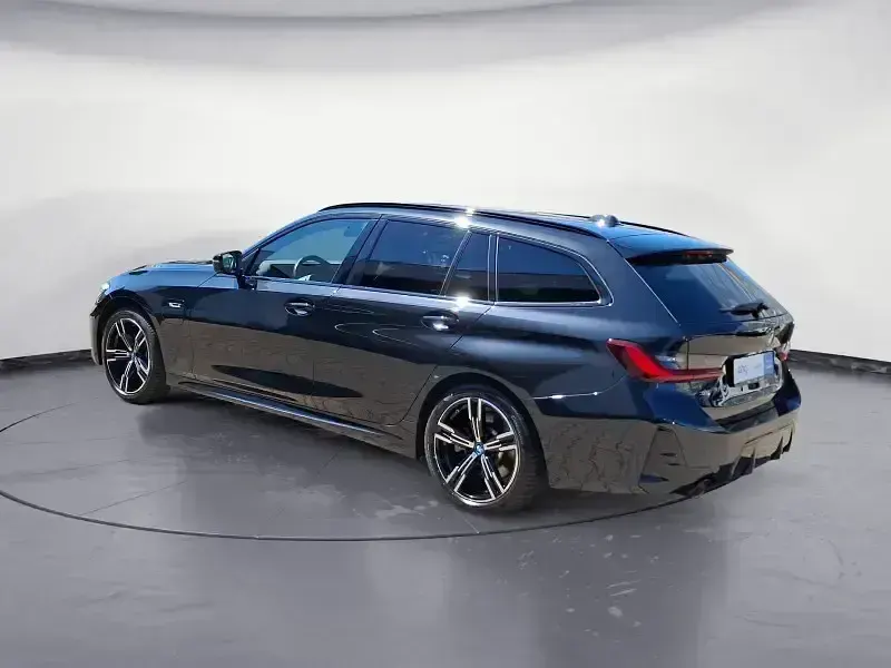 Gebraucht BMW 320e M Sport 204 PS (150 kW) 2023 Schwarz Kombi