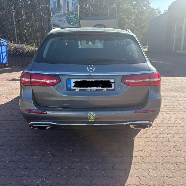 Gebraucht Mercedes E250 211 PS (155 kW) 2018 Grau Limousine