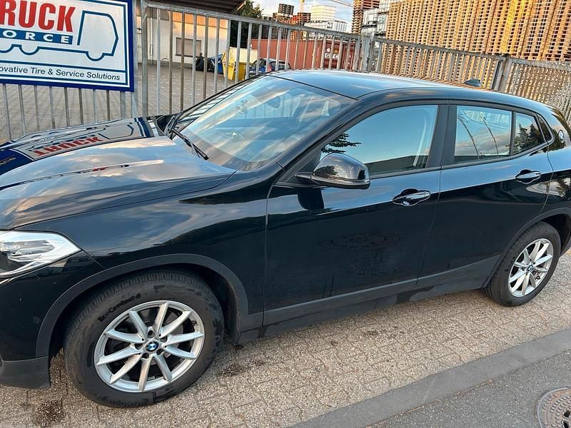 Schwarz Gebraucht 2020 BMW X2 Advantage SUV | 21.799 € (Fairer Preis) - Bild 1/4