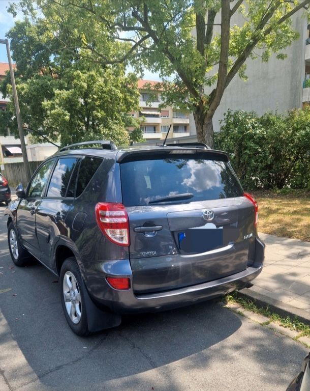 Schwarz Gebraucht 2010 Toyota RAV4 Multidrive S SUV | 11.000 € (Etwas zu teuer) - Bild 1/4