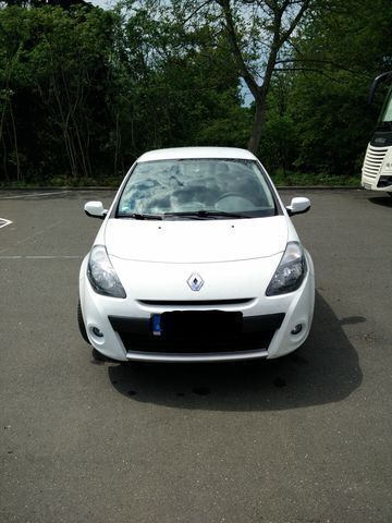 Gebraucht Renault Clio II Dynamique 88 PS (64 kW) 2011 Weiß Kleinwagen