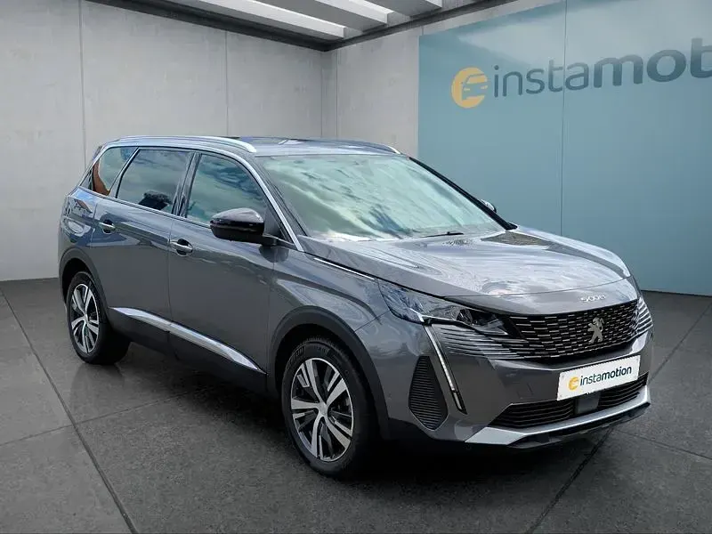 Gebraucht Peugeot 5008 Allure 136 PS (100 kW) 2024 Grau SUV