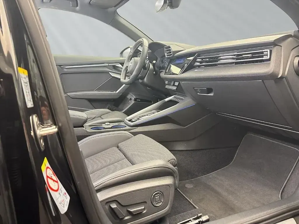 Gebraucht Audi A3 S-Line 150 PS (110 kW) 2024 Mythosschwarz metallic Limousine