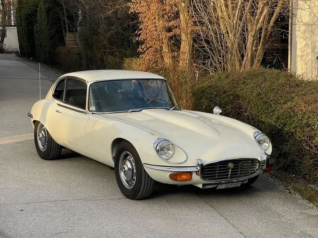 Second-hand Jaguar E-Type 268 CP (197 kW) 1972 Alb Coupe