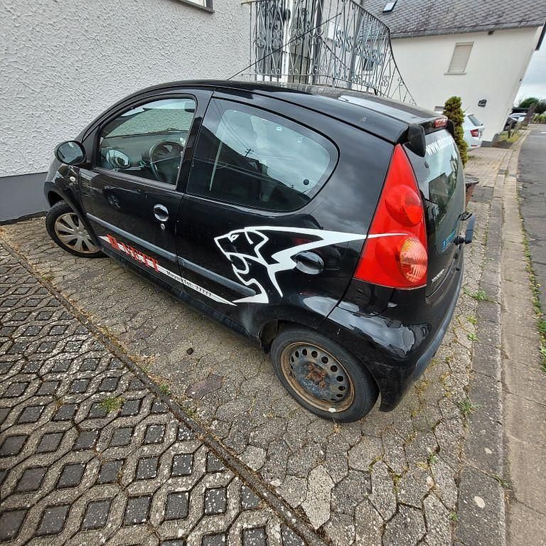 Schwarz Gebraucht 2008 Peugeot 107 Filou Kleinwagen | 1.100 € (Guter Preis) - Bild 1/4