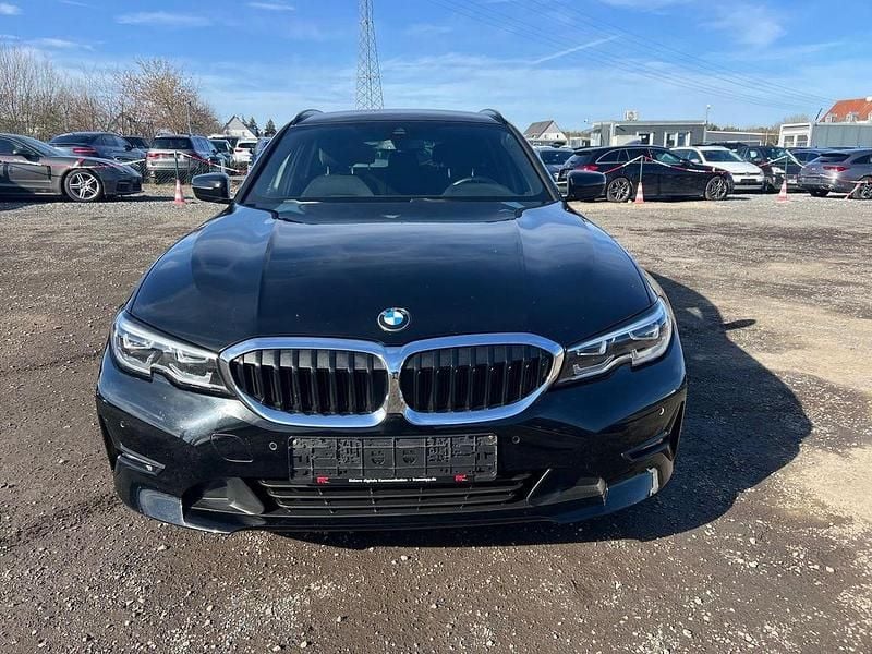 Gebraucht BMW 320 190 PS (139 kW) 2021 Schwarz Kombi