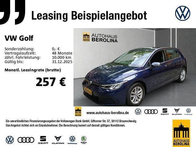 Blau Gebraucht 2022 VW Golf VIII Life Limousine | 19.444 € (Fairer Preis) - Bild 1/4