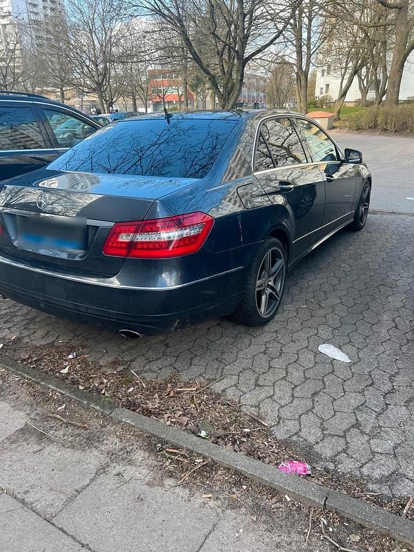 Gebraucht Mercedes E350 231 PS (169 kW) 2009 Grau Limousine