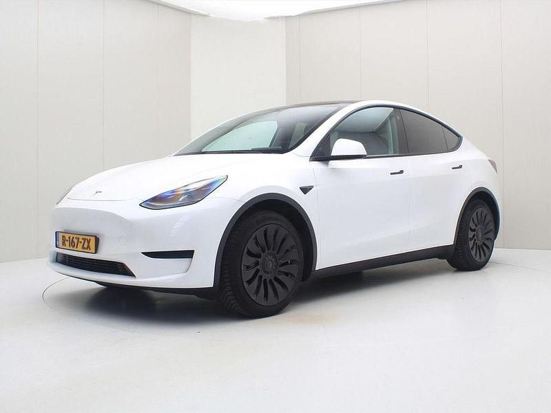 Weiß Gebraucht 2022 Tesla Model Y Standard Range SUV | 29.900 € (Fairer Preis) - Bild 1/4