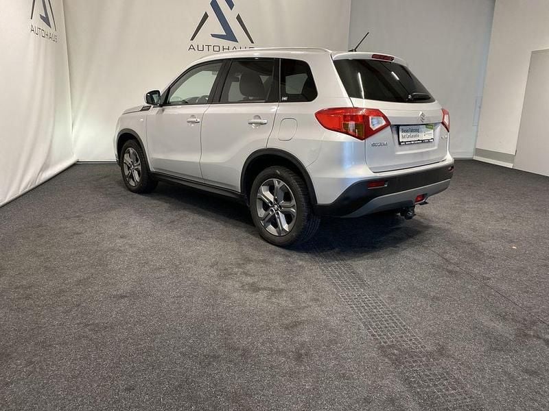 Gebraucht Suzuki Vitara Comfort 120 PS (88 kW) 2015 Grau SUV