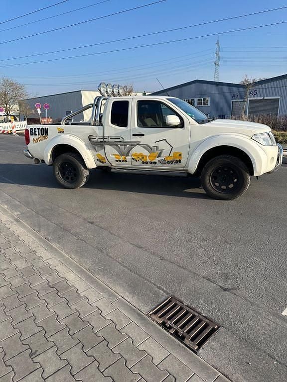 Gebraucht Nissan Navara XE 190 PS (139 kW) 2012 Weiß Abholung