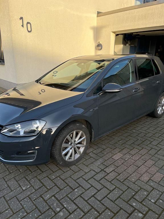 Gebraucht VW Golf VII LOUNGE 150 PS (110 kW) 2015 Grau Limousine