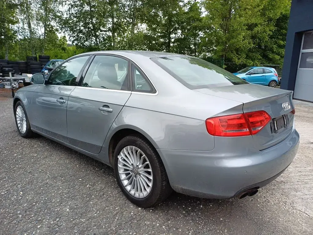 Gebraucht Audi A4 Ambition 160 PS (117 kW) 2008 Grau Limousine