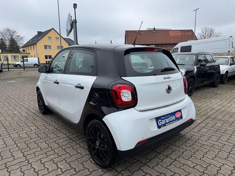 Używany Smart ForFour Basis 71 KM (52 kW) 2019 Czarny Hatchback