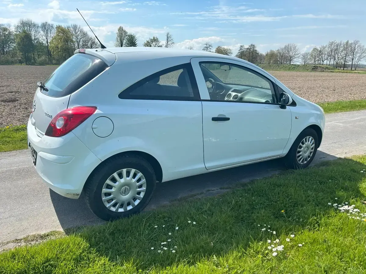 Gebraucht Opel Corsa 60 PS (44 kW) 2008 Weiß Kleinwagen