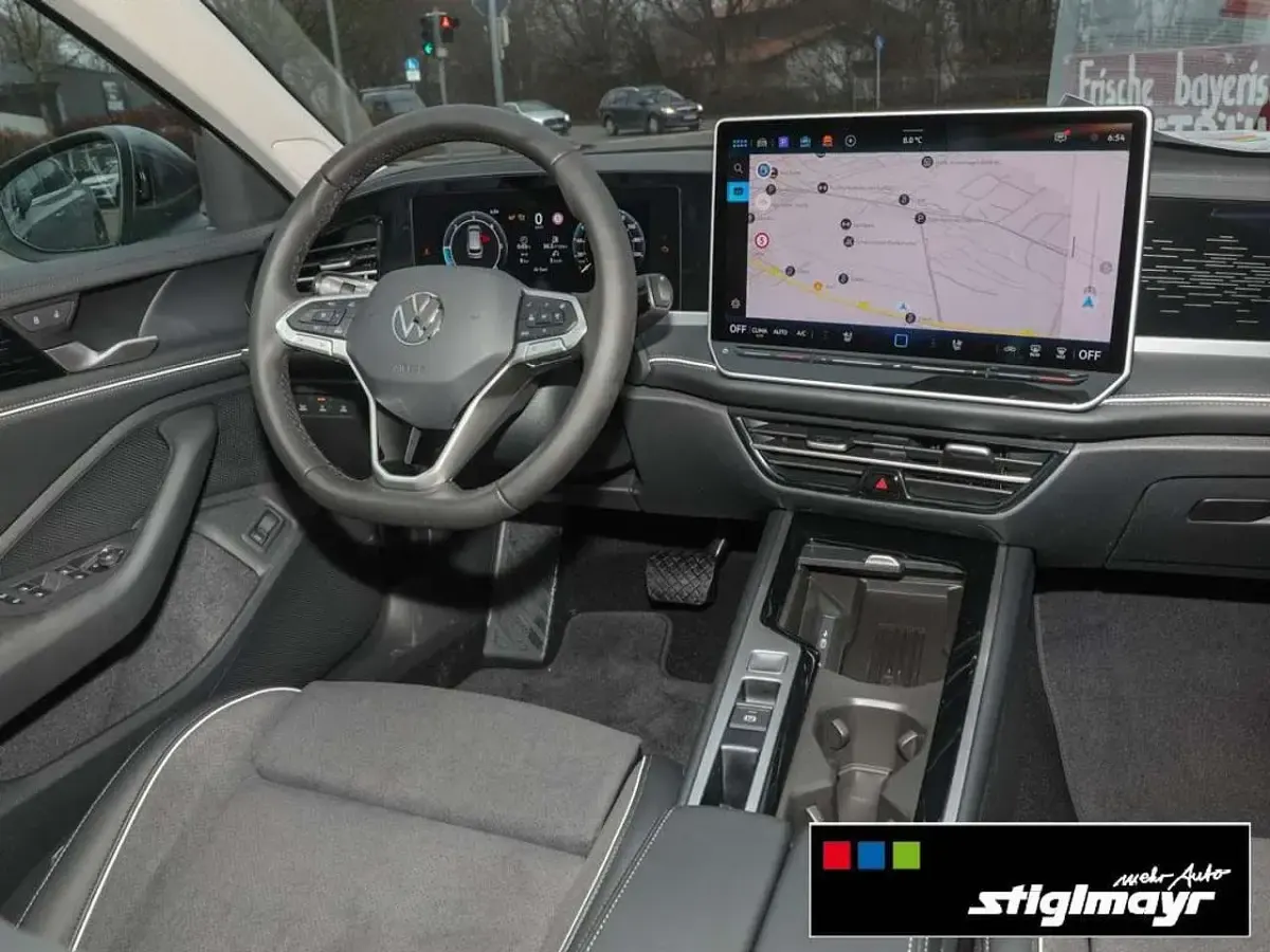 Gebraucht VW Passat Elegance 150 PS (110 kW) 2026 Diabasgrau metallic Kombi