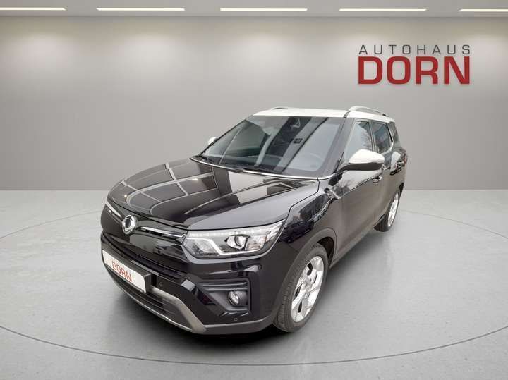 Space black / white Gebraucht 2024 Ssangyong Tivoli SUV | 18.990 € (Guter Preis) - Bild 1/4