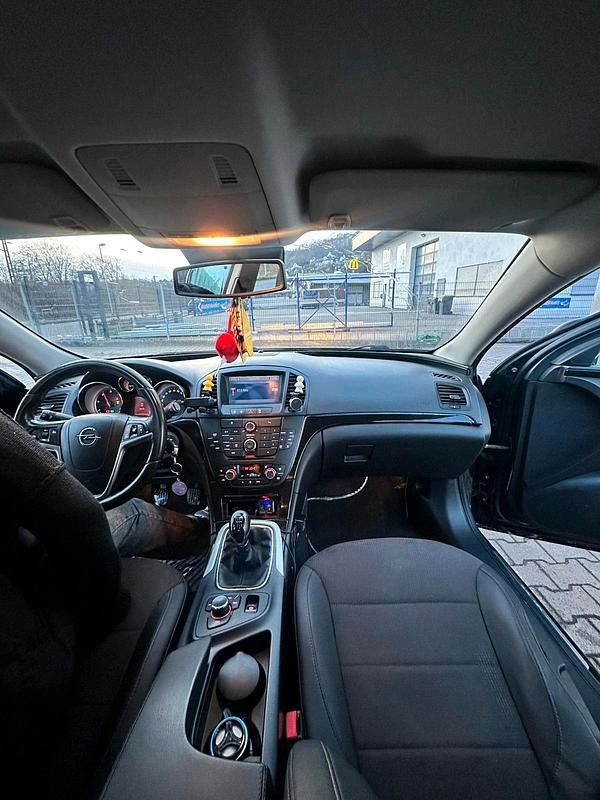 Gebraucht Opel Insignia 160 PS (117 kW) 2009 Schwarz Limousine