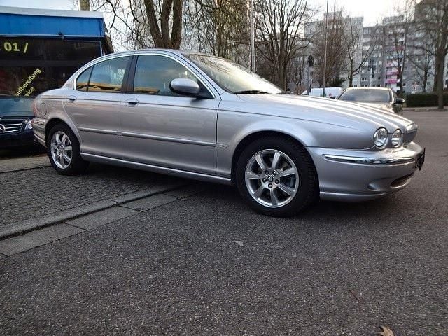 Silber Gebraucht 2005 Jaguar X-type Limousine | 3.999 € (Fairer Preis) - Bild 1/4