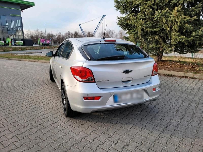 Gebraucht Chevrolet Cruze 163 PS (119 kW) 2013 Silber Limousine