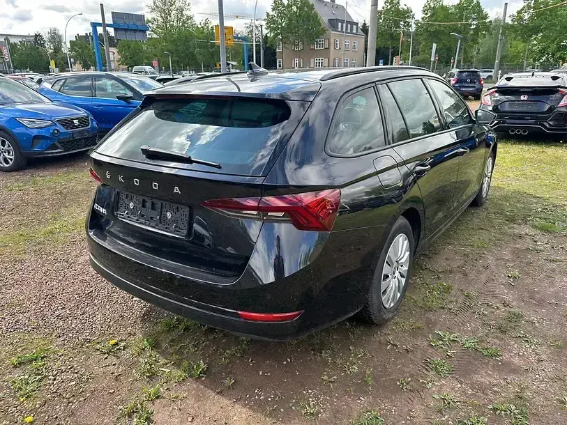 Gebraucht Skoda Octavia 150 PS (110 kW) 2022 Schwarzmagic perleffekt Kombi