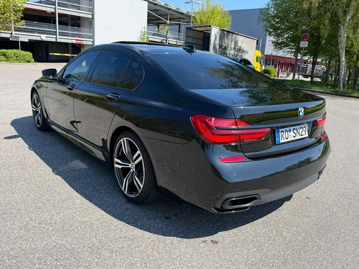 Gebraucht BMW 740 M Sport 320 PS (235 kW) 2017 Schwarz Limousine