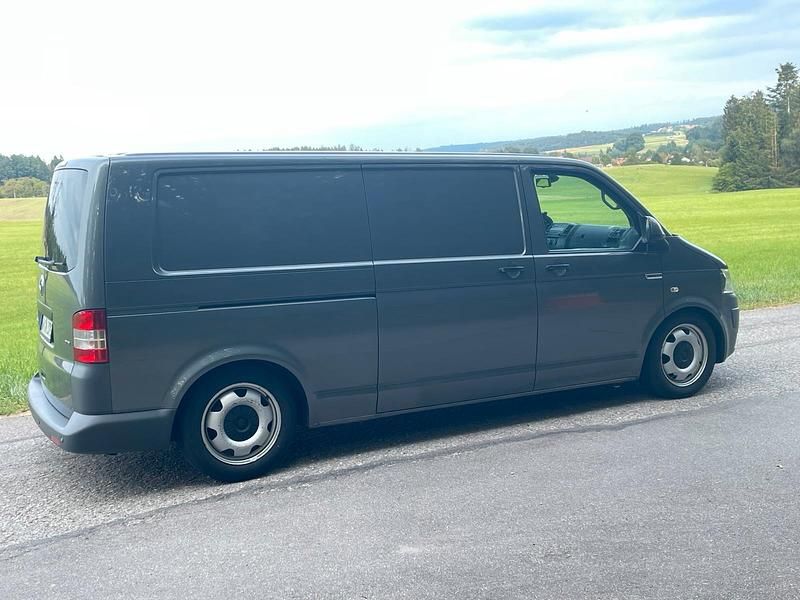 Grau Gebraucht 2010 VW T5 Van | 19.000 € (Etwas zu teuer) - Bild 1/4