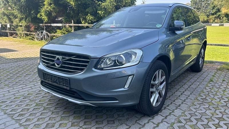 Grau Gebraucht 2017 Volvo XC60 SUV | 20.900 € (Superpreis) - Bild 1/4