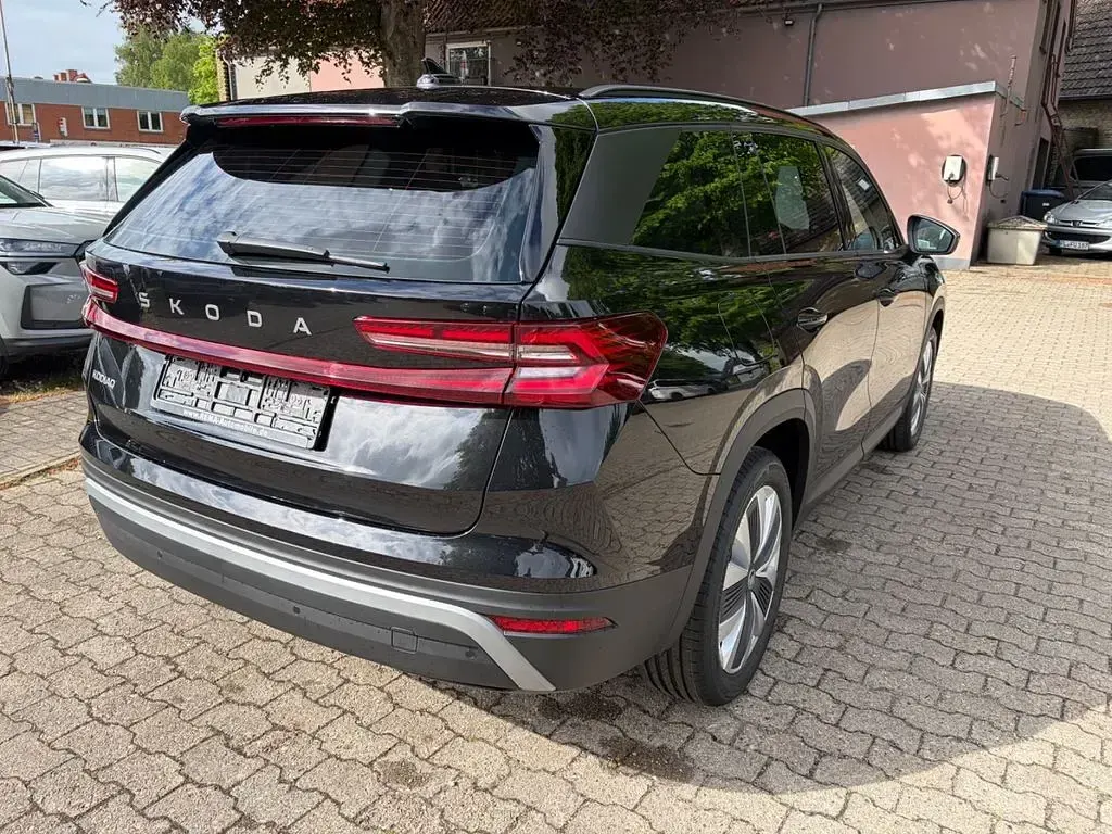 Neu Skoda Kodiaq Selection 150 PS (110 kW) 2025 Schwarz SUV