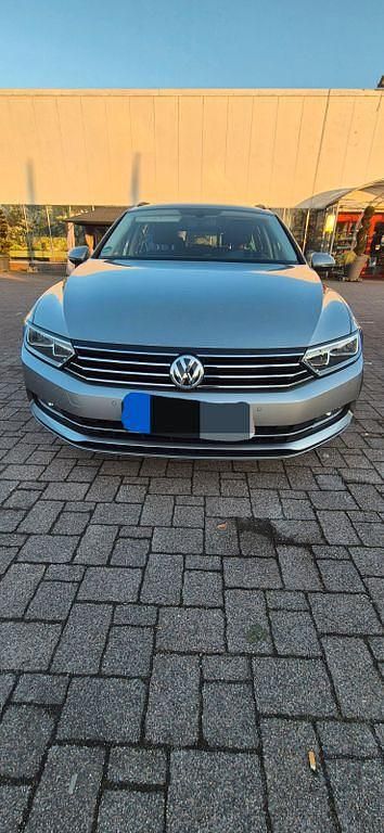 Gebraucht VW Passat 150 PS (110 kW) 2015 Silber Kombi