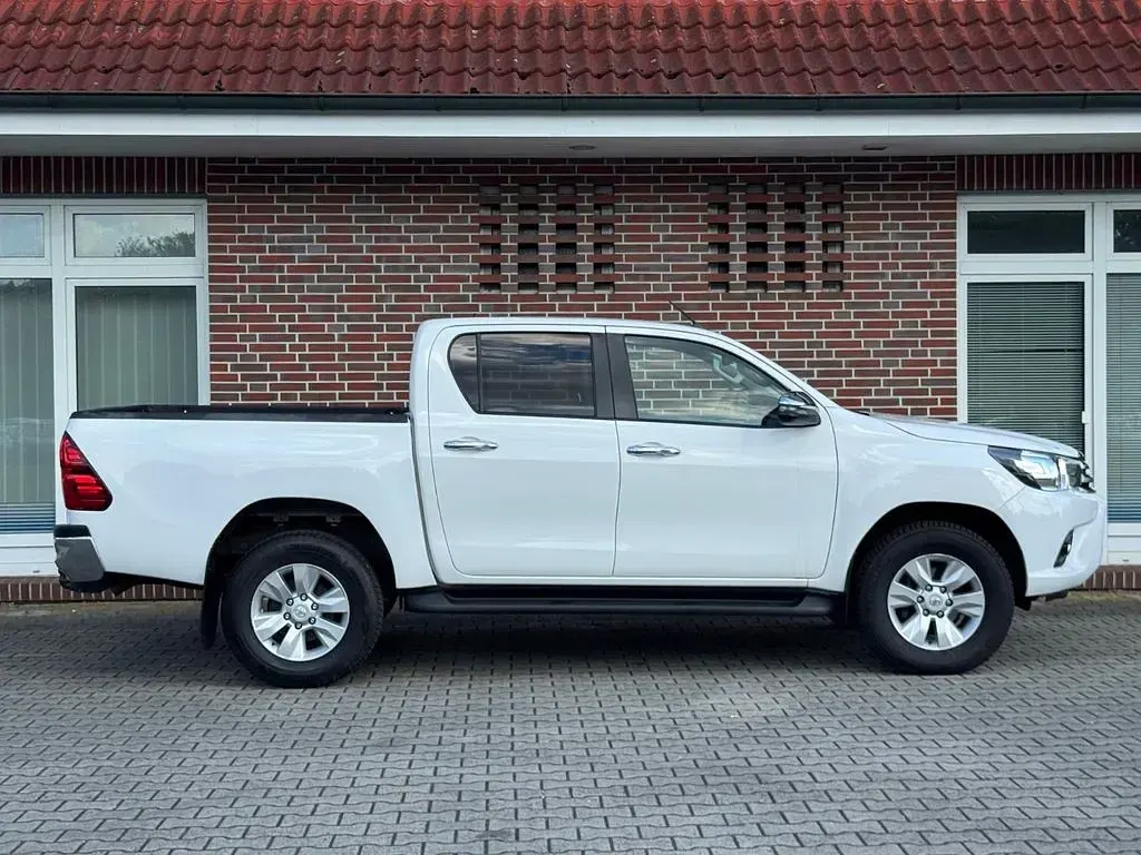 Gebraucht Toyota HiLux 150 PS (110 kW) 2019 Weiß Pickup