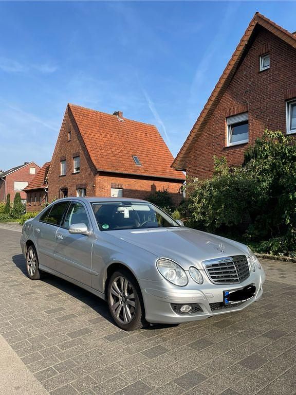 Gebraucht Mercedes E280 199 PS (146 kW) 2008 Silber Limousine
