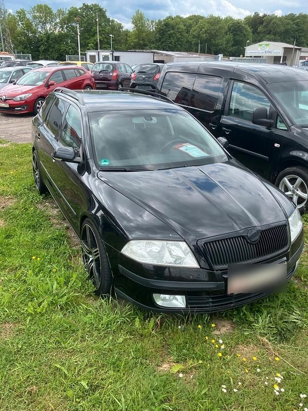 Schwarz Gebraucht 2007 Skoda Octavia Kombi | 3.990 € (Etwas zu teuer) - Bild 1/3