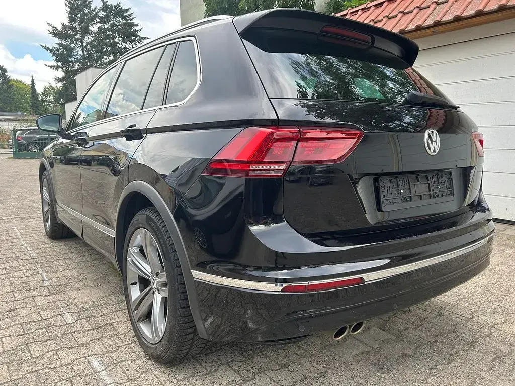 Gebraucht VW Tiguan R-line 150 PS (110 kW) 2020 Schwarz SUV