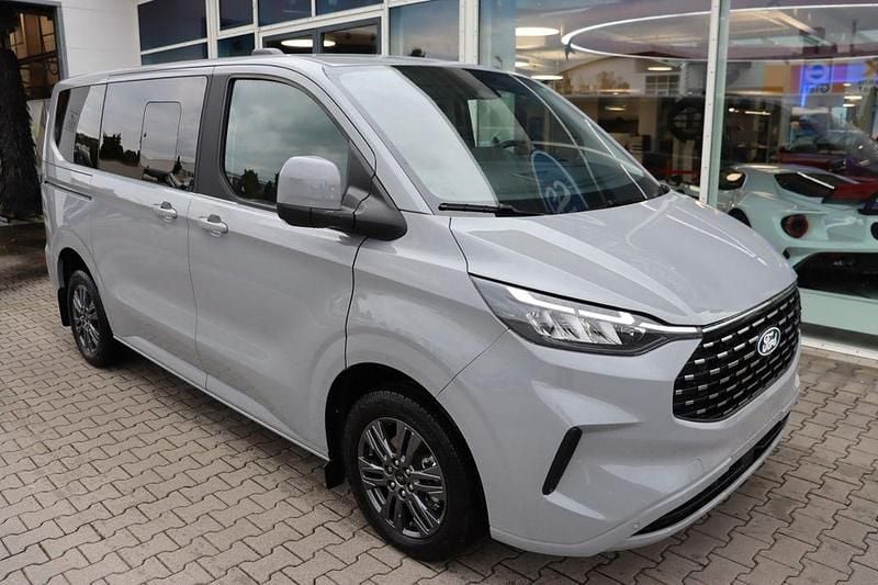 Neu Ford Tourneo Titanium 170 PS (125 kW) 2026 Grau Van / Kleinbus
