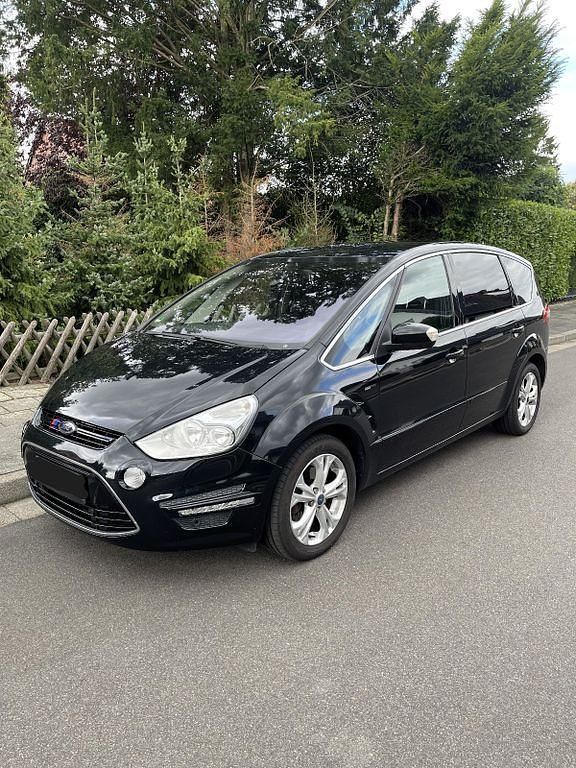 Schwarz Gebraucht 2010 Ford S-MAX Titanium Van / Kleinbus | 6.300 € (Fairer Preis) - Bild 1/4