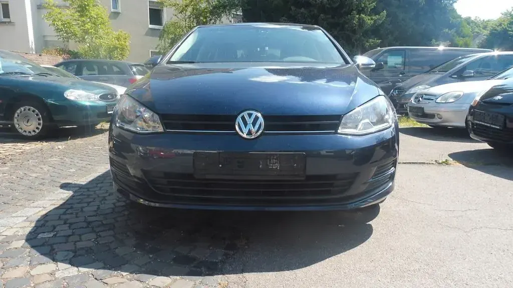 Gebraucht VW Golf VII Trendline 86 PS (63 kW) 2013 Night blue Limousine